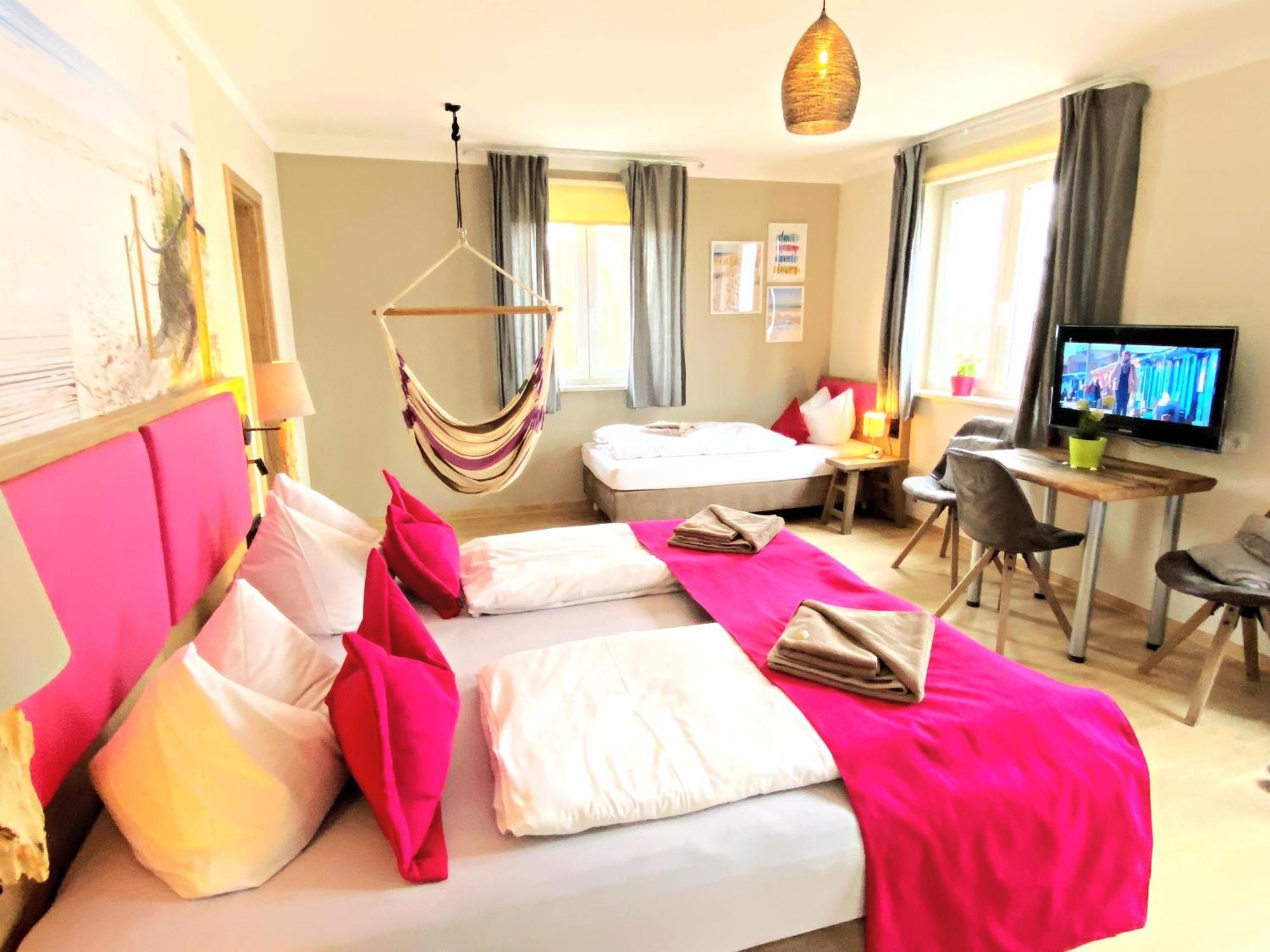 Feels Beach Club Hotel Кюлунгсборн Экстерьер фото
